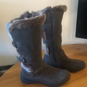BareTraps gray fur lined snow boots. Worn twice.